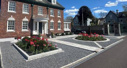 Historic American Garden Home in Cork