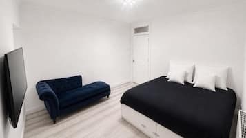 3 bedrooms, iron/ironing board, free WiFi, bed sheets