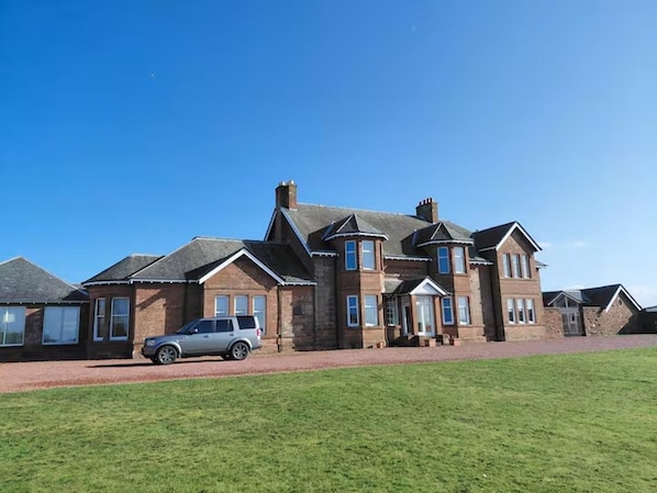 Exterior - Sleeps6-3bed-nearroyaltroon-ayrshirecoast (Prestwick)