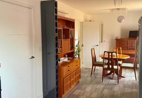 House - Sleeps up to 12 - Parking - Garden