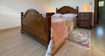 3-bed - Sleeps 6 - Private Pool - Aircon - Pets