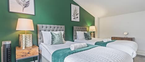 2 bedrooms, iron/ironing board, free WiFi, bed sheets