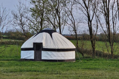 Yurt Sleeps 2 - Bbq & Fire Pit - Dogs Welcome