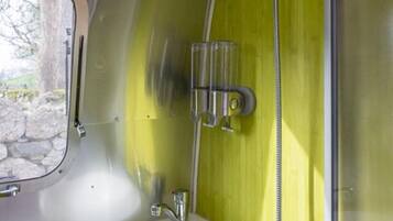 Shower, towels