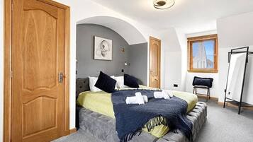 5 bedrooms, WiFi (free)