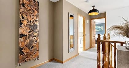 Luxury Home - Sleeps 10 - Patio - Views