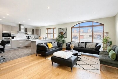 Luxury Home - Sleeps 10 - Patio - Views