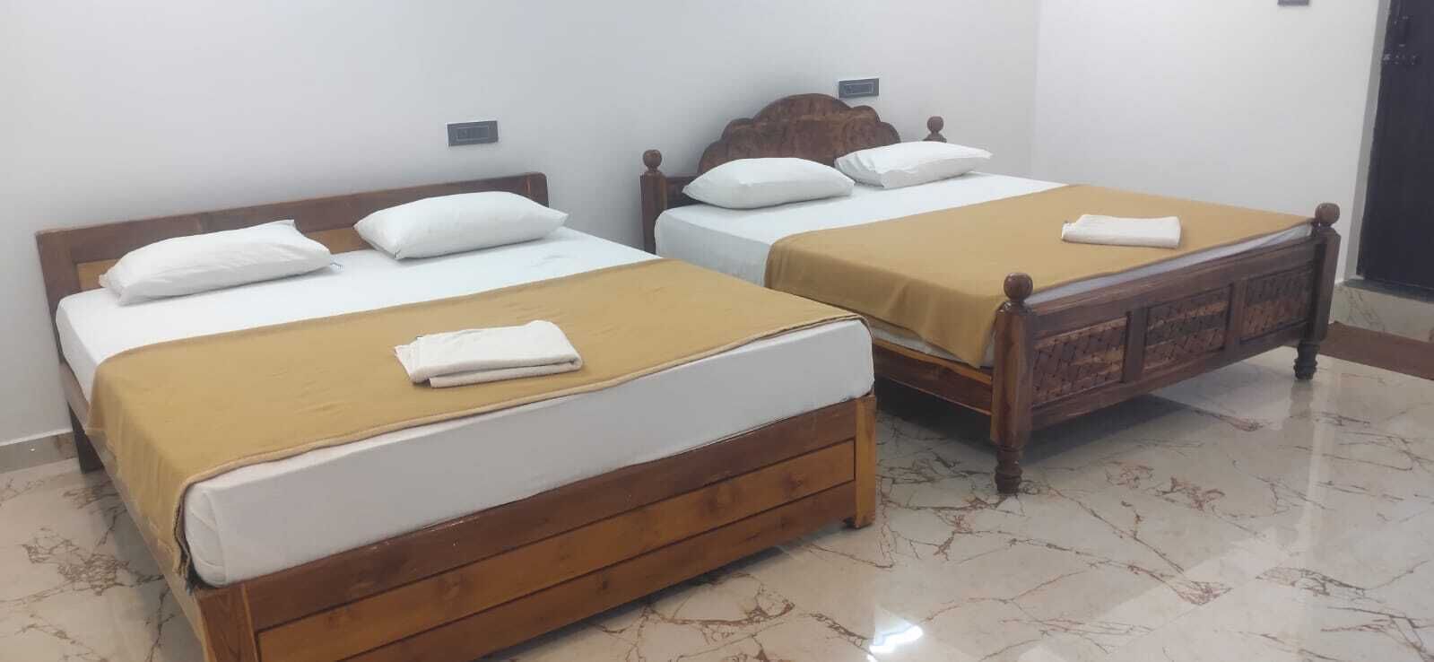 Family Suite | Desk, laptop workspace, iron/ironing board, free WiFi