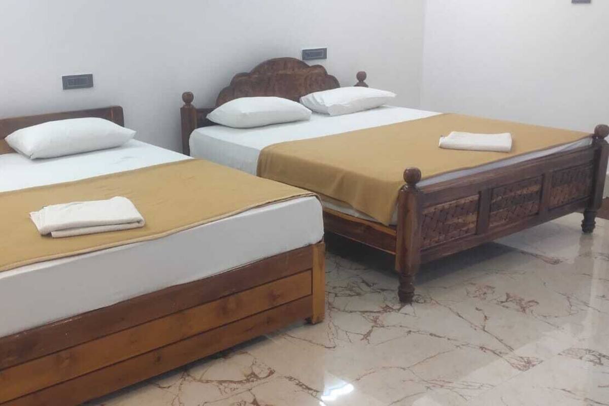 Suite Keluarga | Meja kerja, ruang kerja ramah laptop, dan setrika/meja setrika