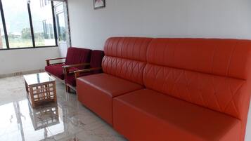 Standard Double Room | Living area