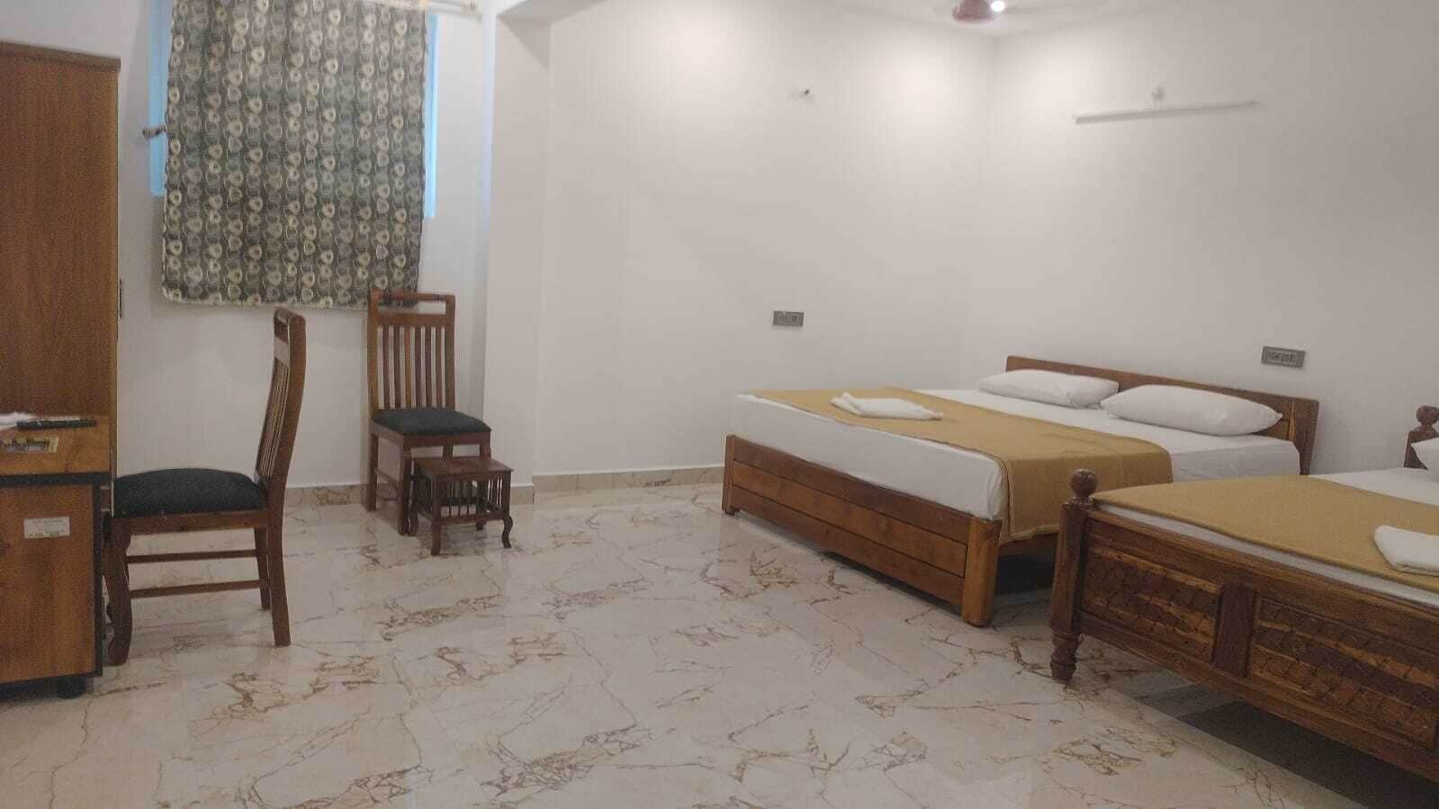 Desk, laptop workspace, iron/ironing board, WiFi (free)