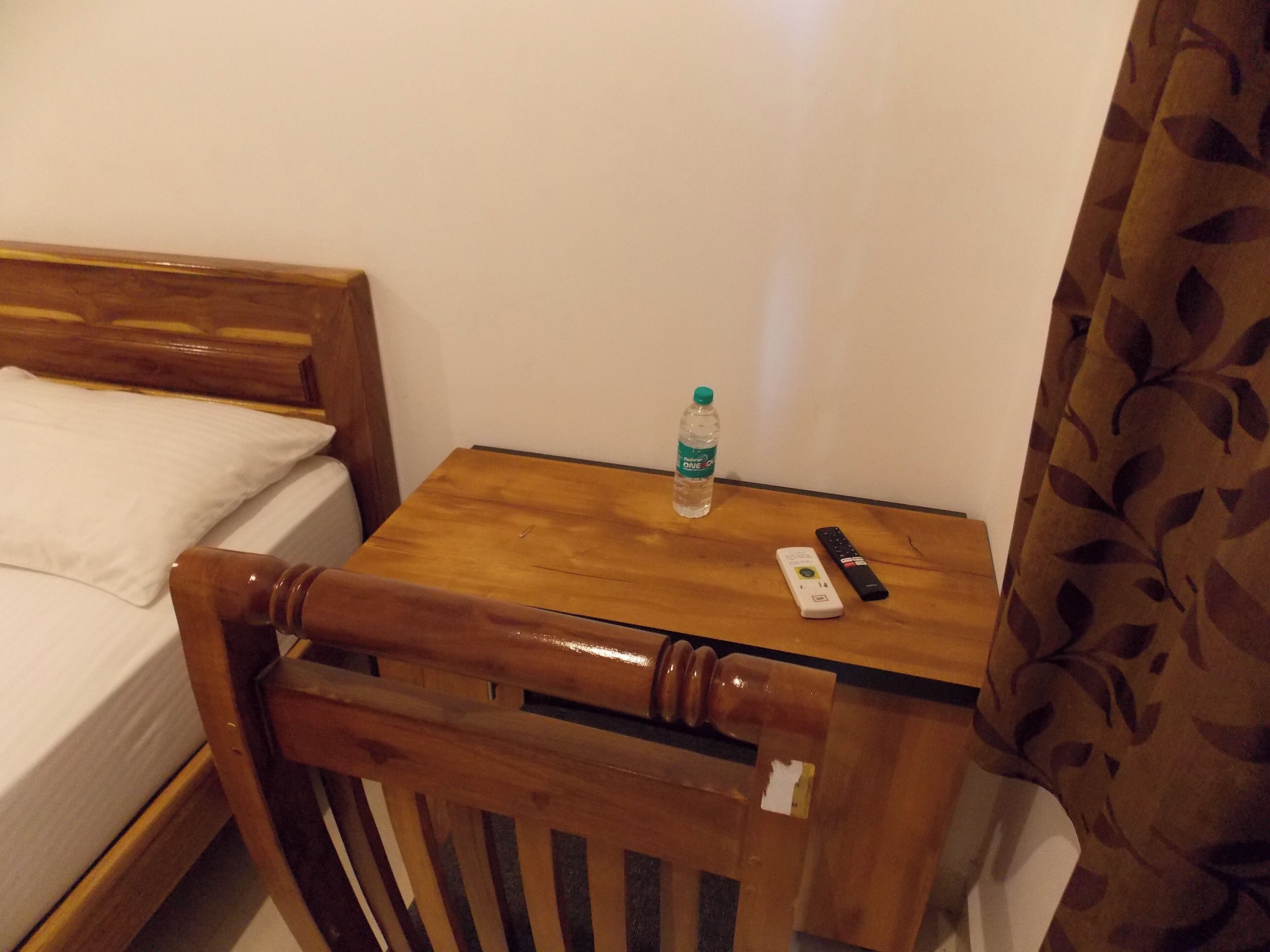 Desk, laptop workspace, iron/ironing board, WiFi (free)