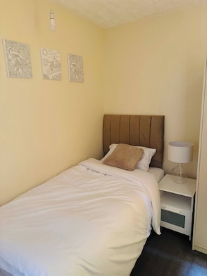 Room - Room-designed for Your Comfort in Salfor (Salford)