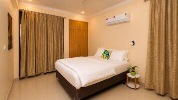 Apartment (2 Bedrooms) | 3 bedrooms, laptop workspace, iron/ironing board, bed sheets