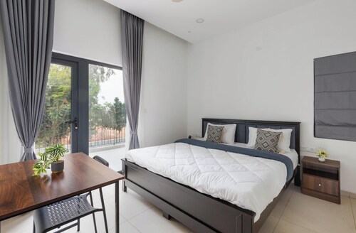 Orionrosewood Villa by Redolive3bhkacnr Airport