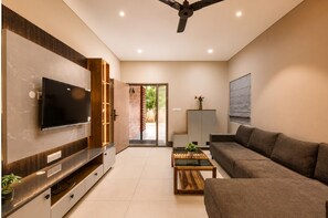 Living area - Orionrosewood Villa by Redolive3bhkacnr Airport (Bengaluru)