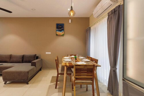 Orionrosewood Villa by Redolive3bhkacnr Airport