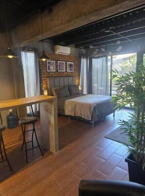 Interior - Uritess Industrial Apartments (Santa Lucía)