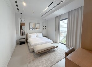 Executive-Suite, Balkon | Zimmersafe, schallisolierte Zimmer, kostenloses WLAN, Bettwäsche