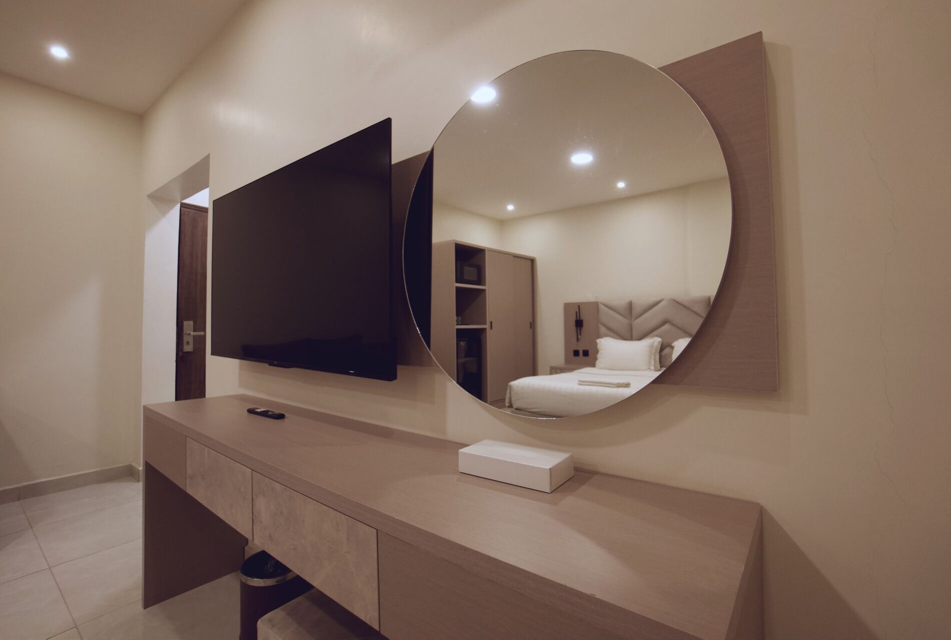 Economy Room | In-room safe, iron/ironing board (on request), WiFi (free)