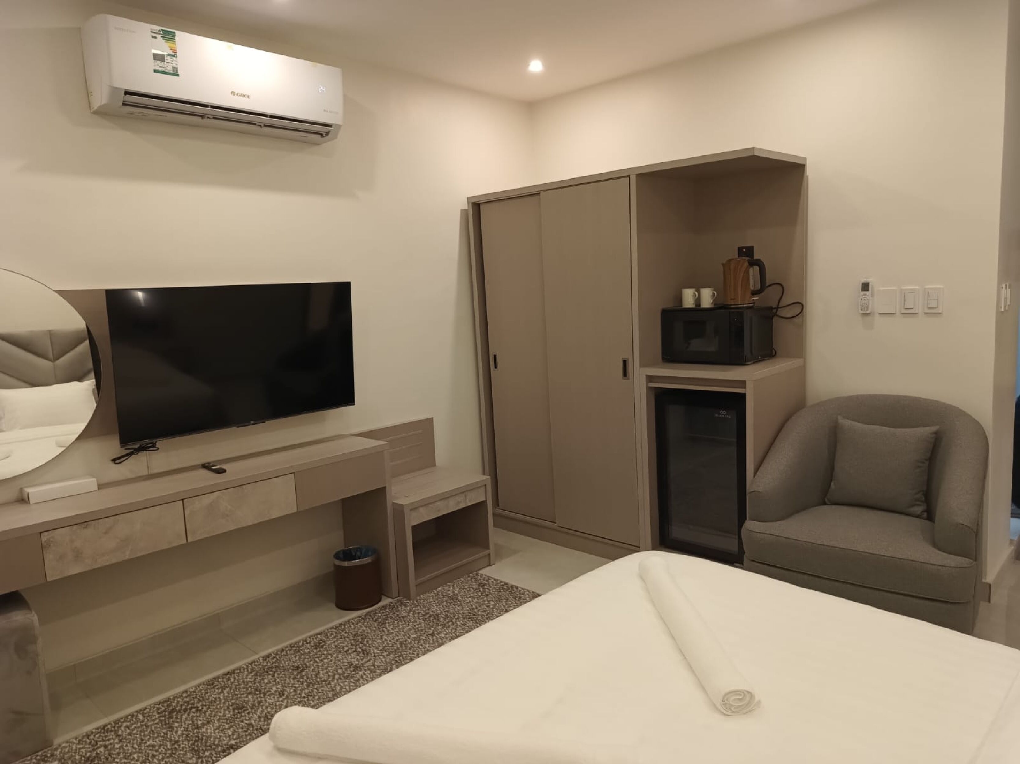 Economy Room | In-room safe, iron/ironing board (on request), free WiFi