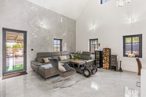 Lobby - Premium Dream Villa with Heated Pool, Finnish Bath & Games (Počátky)