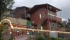 المنطقة المحيطة بالمنشأة