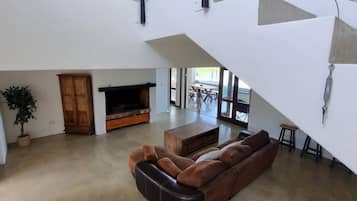 Rumah, 3 kamar tidur, kolam renang pribadi | Ruang keluarga