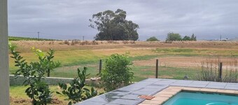 Country Retreat With Pool & Braai, Sleeps 6