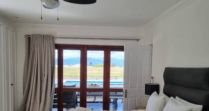 Country Retreat With Pool & Braai, Sleeps 6