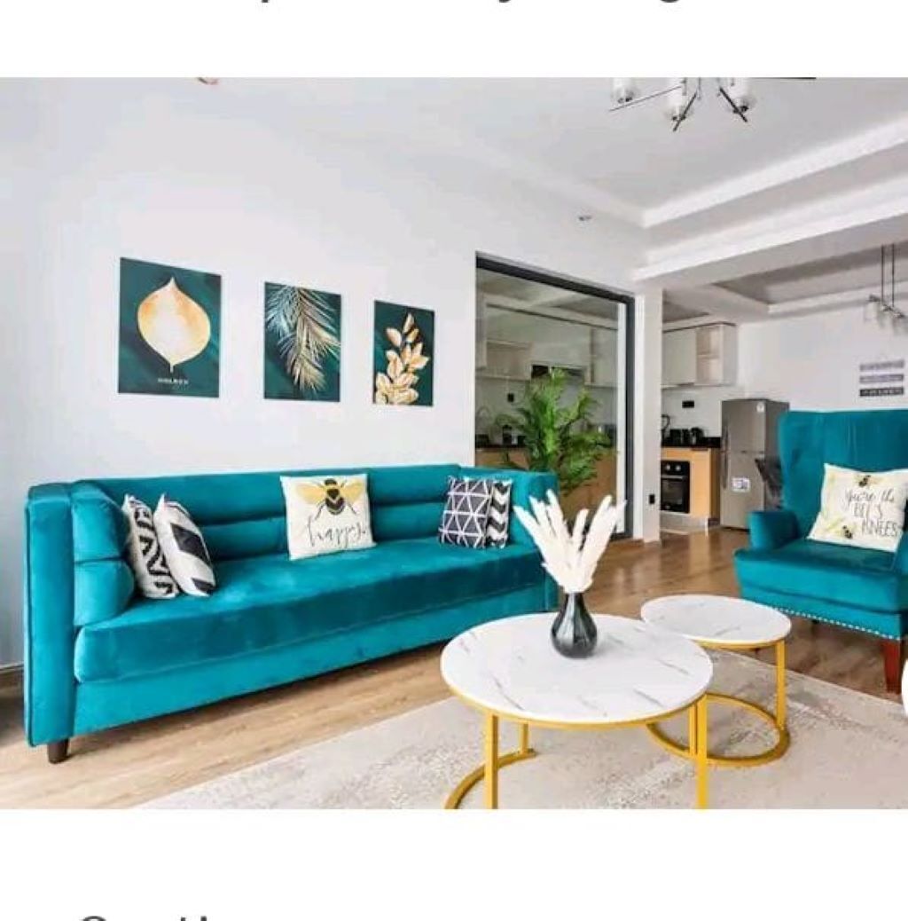 Departamento clásico, balcón, vista a la ciudad | Área de sala de estar | Smart TV, Netflix, películas de estreno y servicios de streaming 