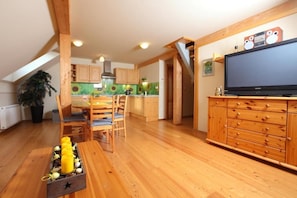 Comfort Apartment, 2 Bedrooms, Mountain View | Interior - Apartmaji Budinek (Kranjska Gora)