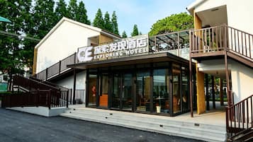 Esterni