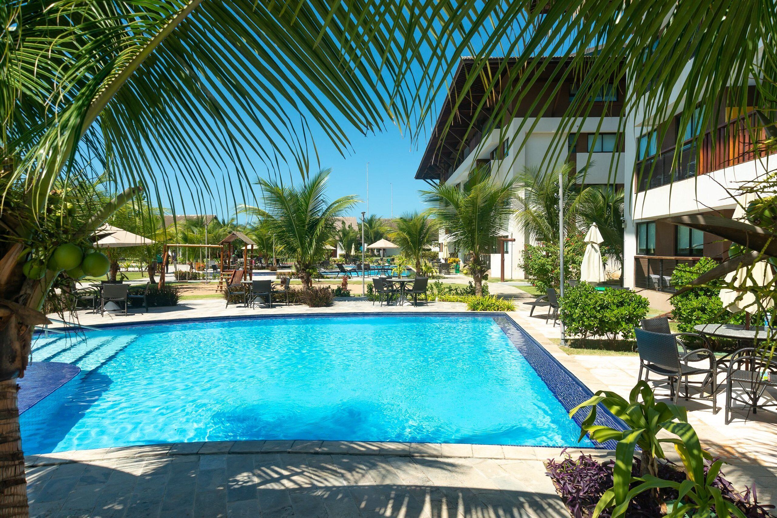 10 outdoor pools