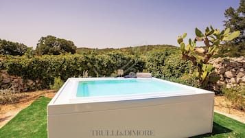 Bathtub spa outdoor
