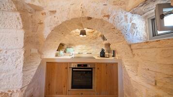 House, Hot Tub (2 Bedrooms) | Private kitchen