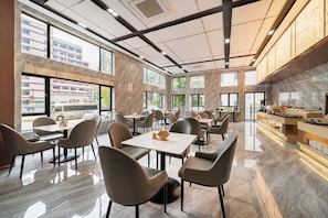 Unclassified image, 3 of 36, button - Poltton International Apartment. (Yangjiang)