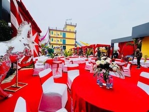 Outdoor banquet area - Elite Stay Hotel & Resort (Bawal)