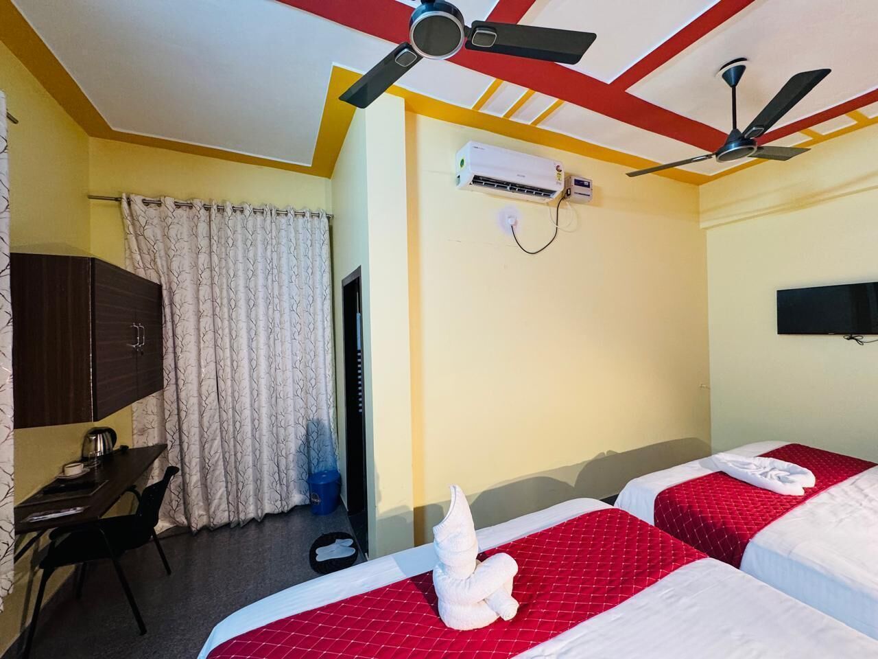 Family Double Room, Balcony, Pool View