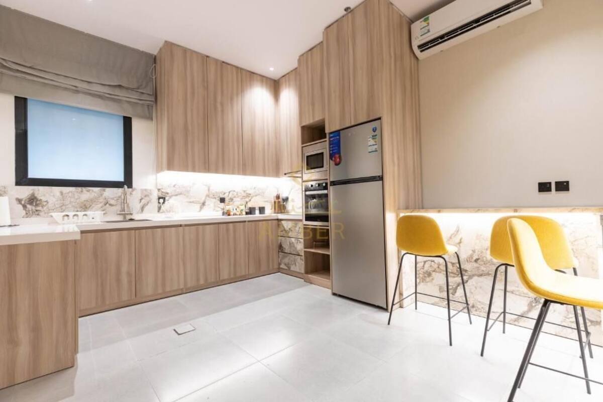 Standard Apartment | Private kitchen | Fridge, microwave, oven, stovetop
