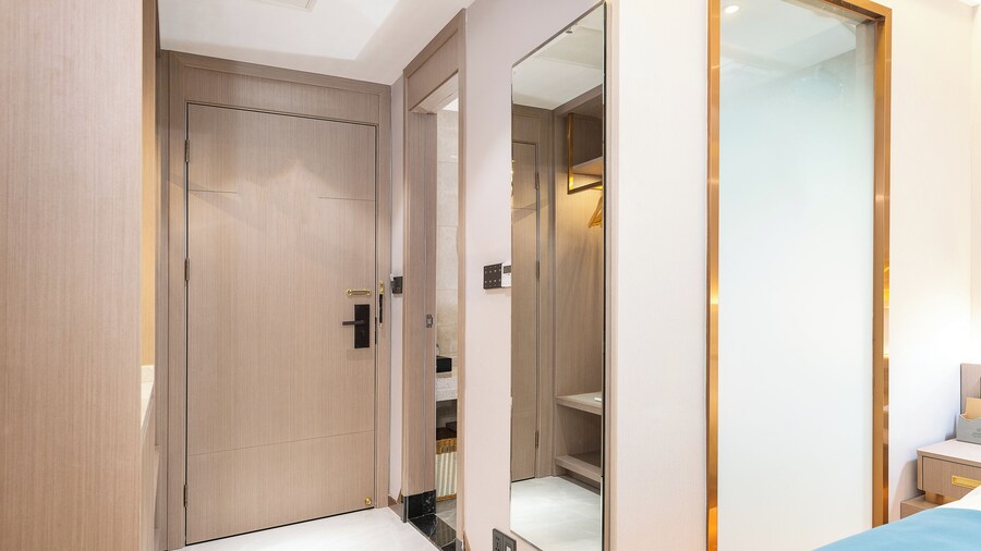 Poltton International Hotel (Huizhou University of economics)