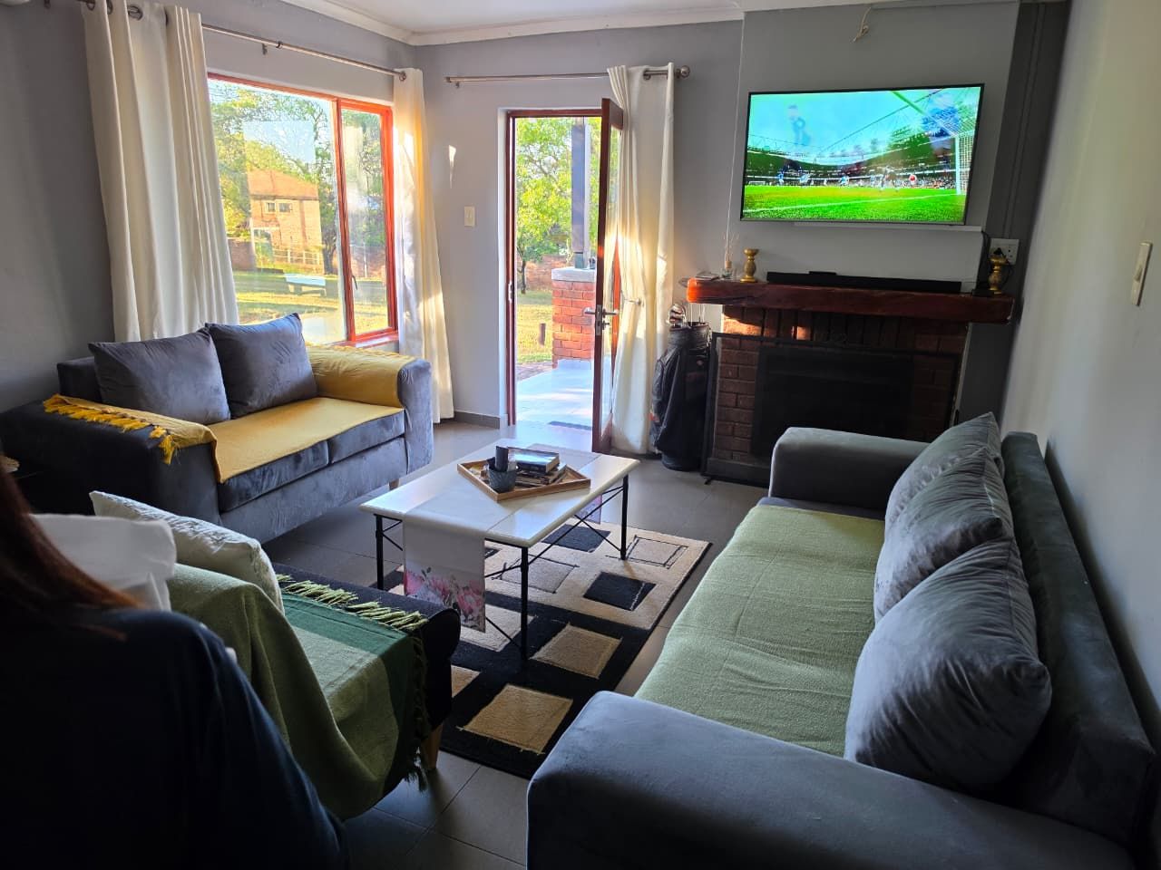Apartment, 3 Bedrooms, Smoking | Living room