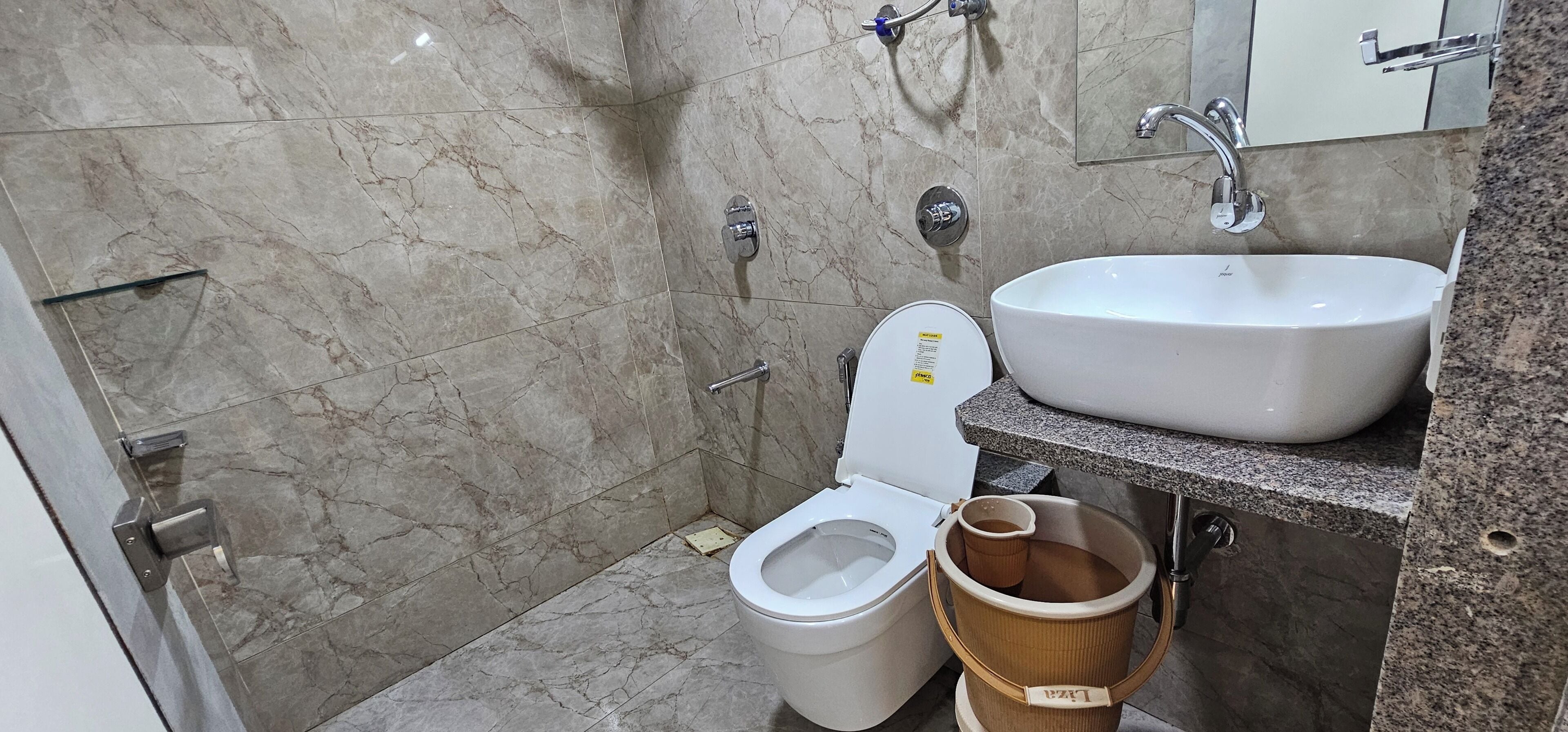 Deluxe Double Room, City View | Bathroom
