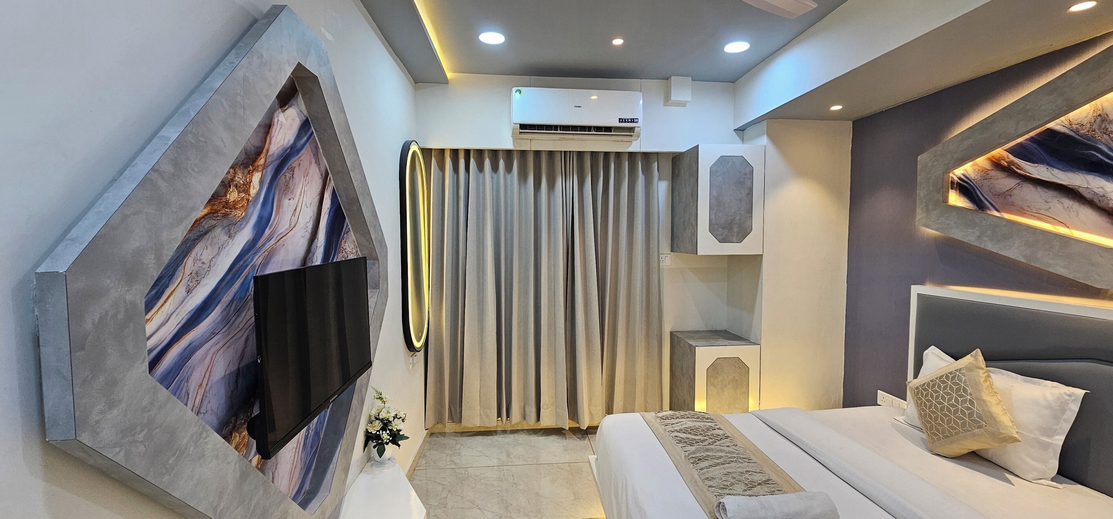 Deluxe Double Room, City View