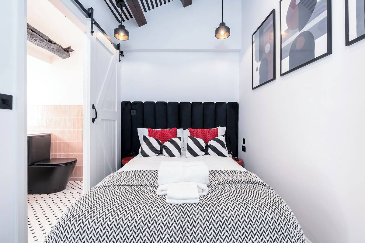 Classic Double Room, Mountain View | Seterika/papan seterika, Wi-fi percuma 