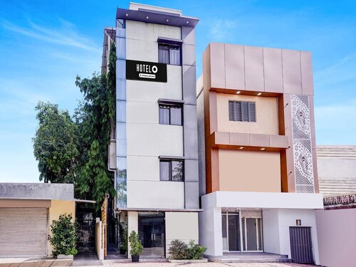 Family Rooms With King bed Kalpadeep inn
