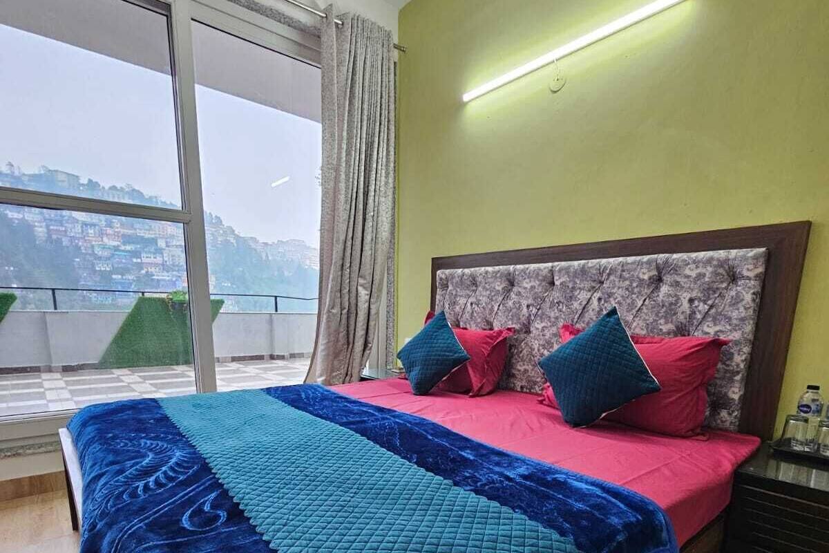 Premium Double Room, Balcony, Mountain View | Laptop workspace