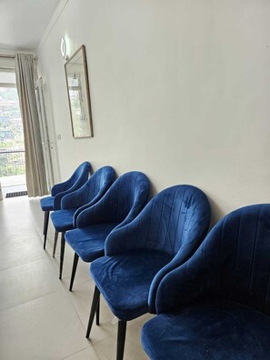 Ảnh chưa phân loại, 2 trong số 54 ảnh, nút