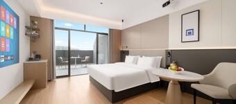 Homtel by Poltton (Zhongshan Dayong Hongbocheng Branch)