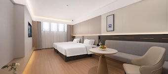 Homtel by Poltton (Zhongshan Dayong Hongbocheng Branch)